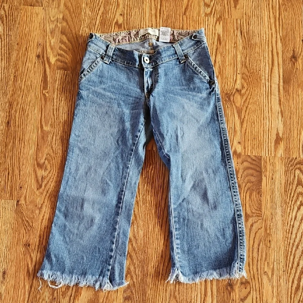 Levis - Picture 1 of 5